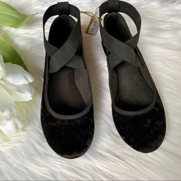 American Eagle Outfitters Shoes - American Eagle | NWT Back Velvet Ballet Flats